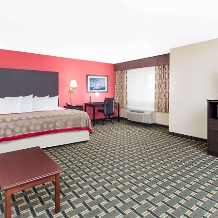 รามาดา บาย วินด์แฮม แวนดาเลีย Hotel Vandalia ภายนอก รูปภาพ
