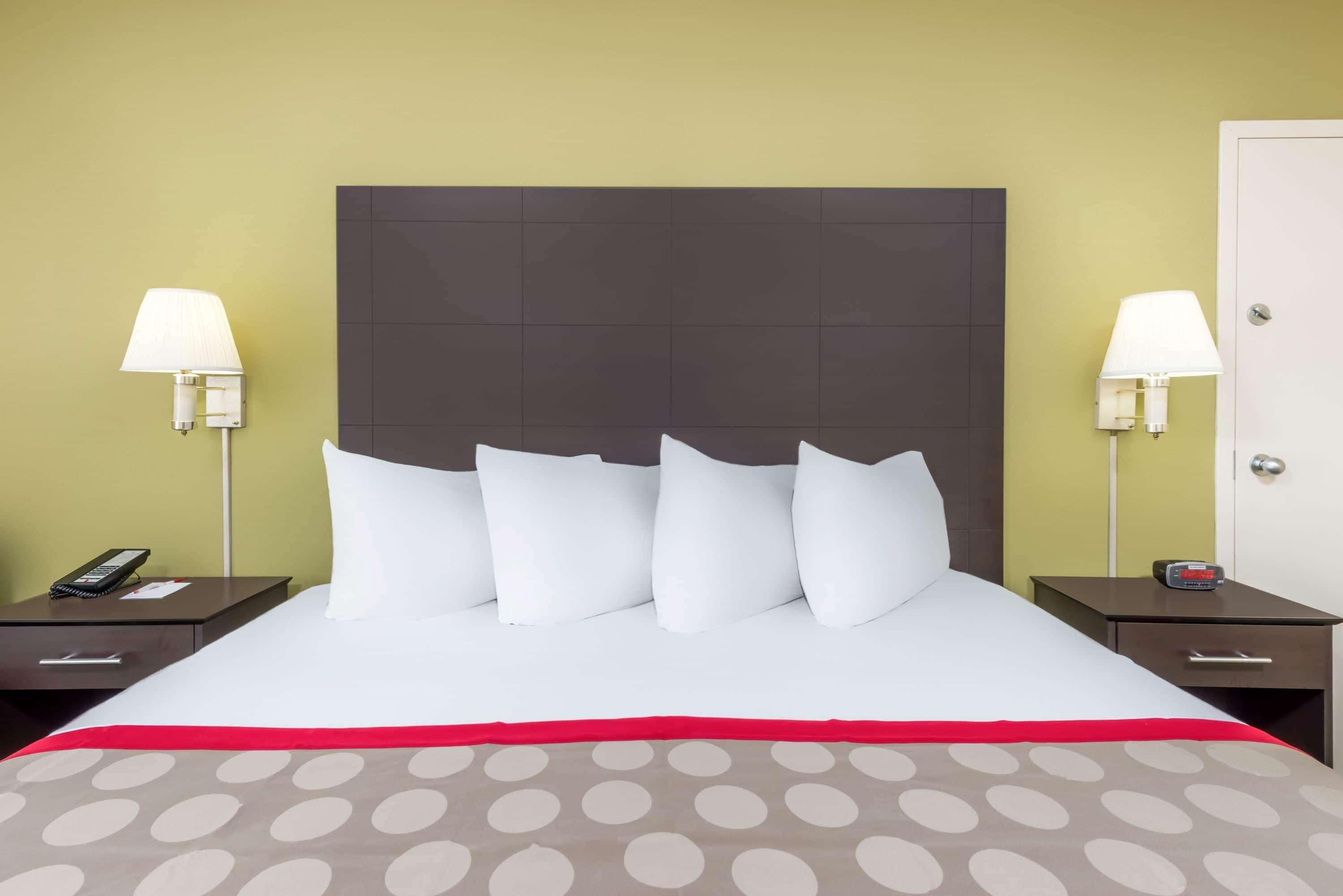 รามาดา บาย วินด์แฮม แวนดาเลีย Hotel Vandalia ภายนอก รูปภาพ