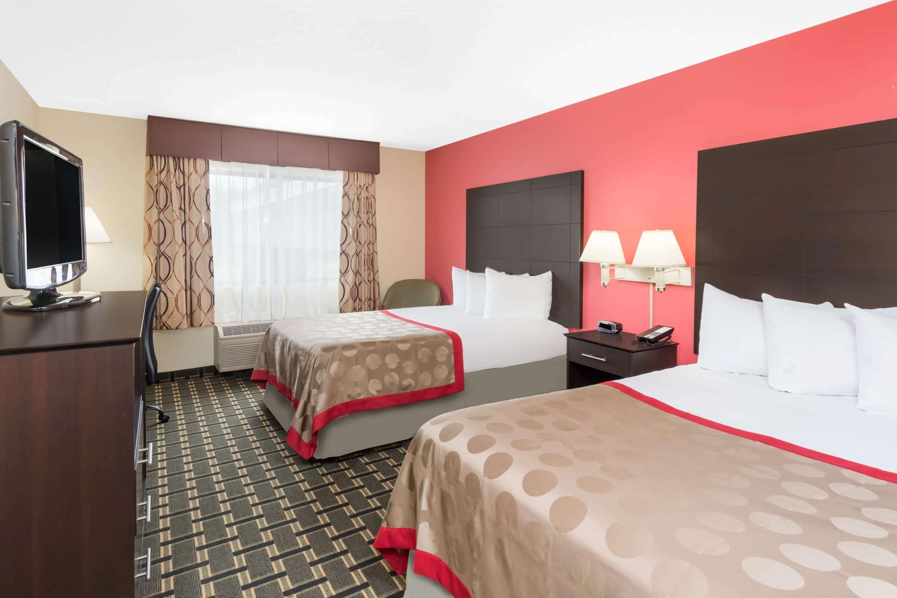 รามาดา บาย วินด์แฮม แวนดาเลีย Hotel Vandalia ภายนอก รูปภาพ