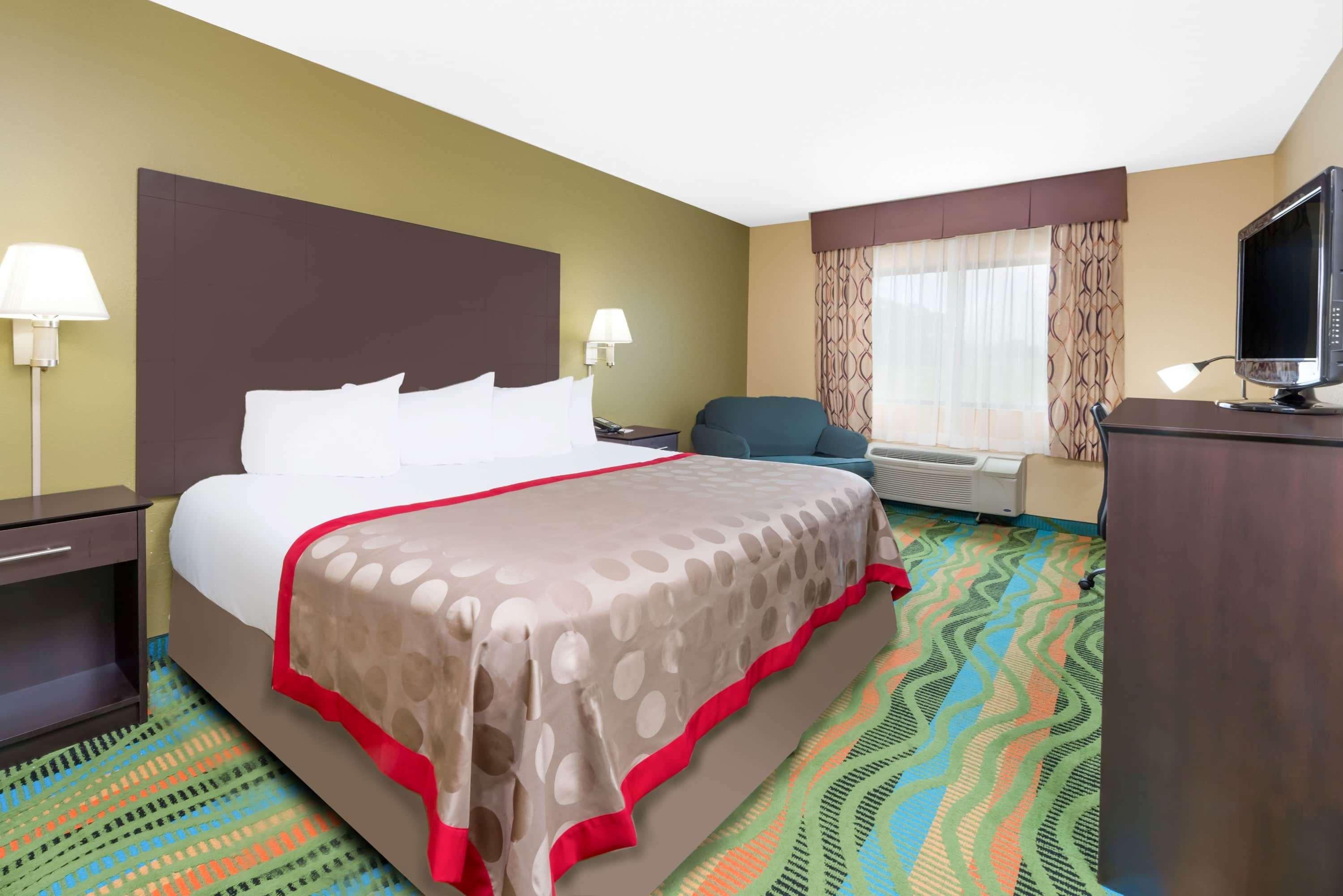 รามาดา บาย วินด์แฮม แวนดาเลีย Hotel Vandalia ภายนอก รูปภาพ