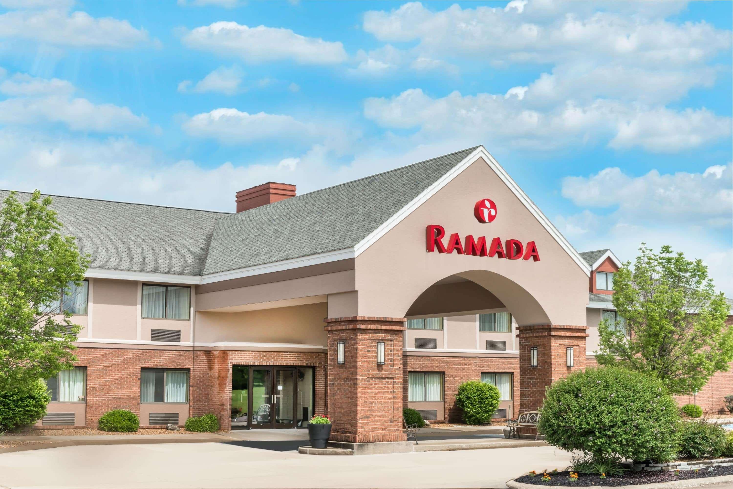 รามาดา บาย วินด์แฮม แวนดาเลีย Hotel Vandalia ภายนอก รูปภาพ