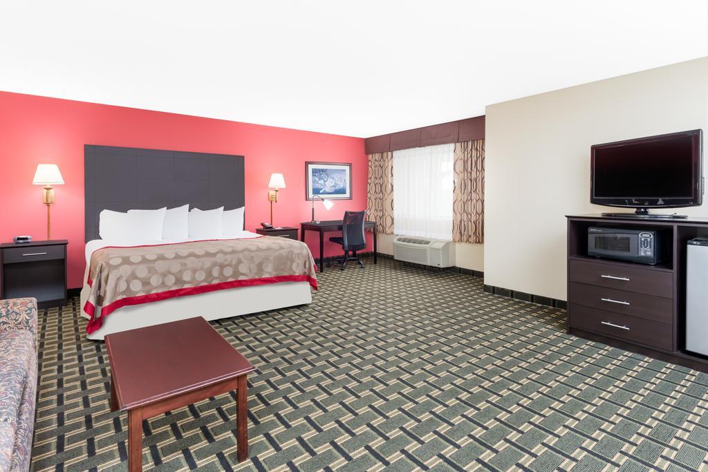 รามาดา บาย วินด์แฮม แวนดาเลีย Hotel Vandalia ภายนอก รูปภาพ